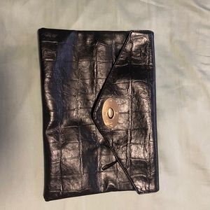 Black clutch